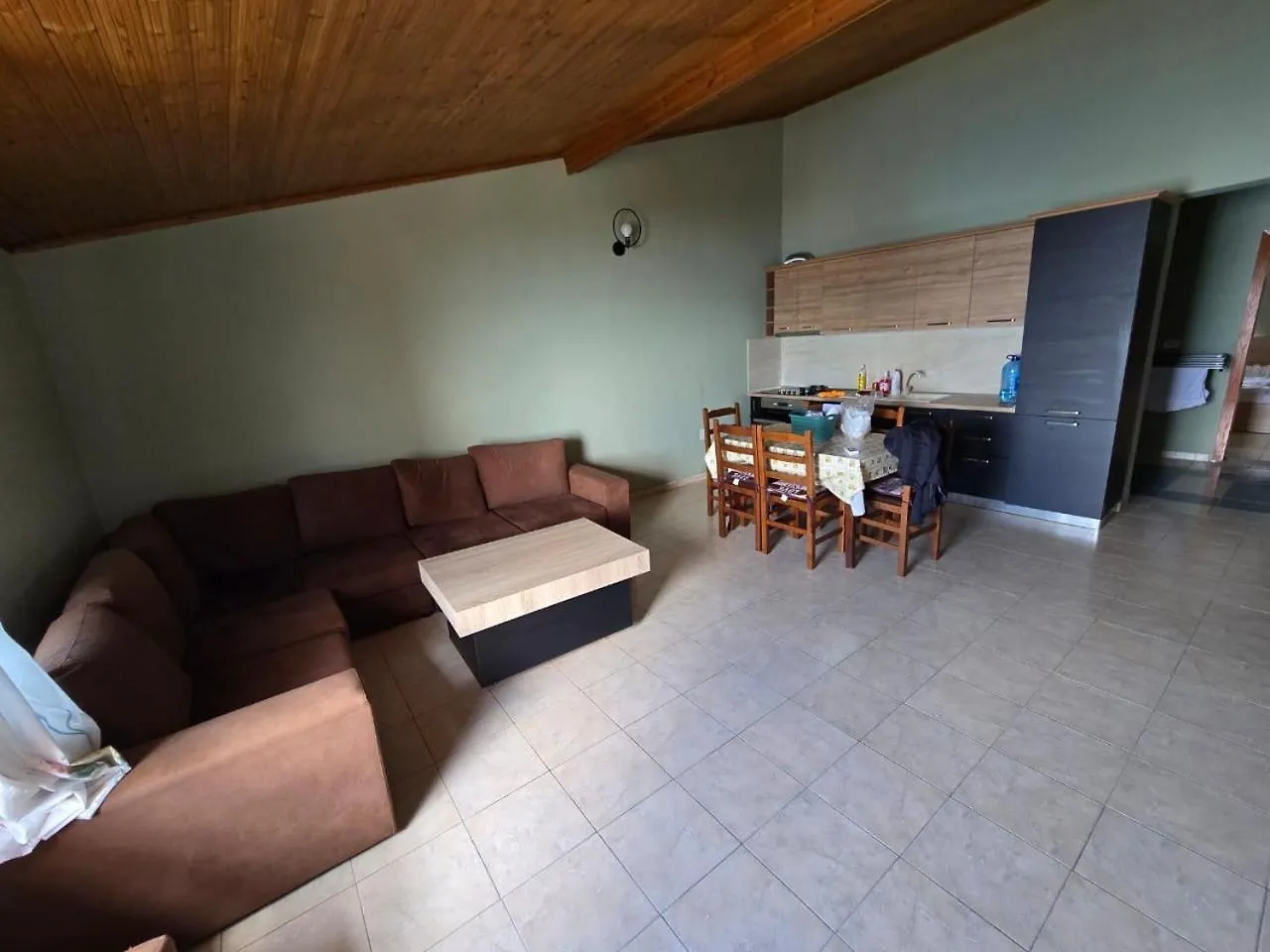 Leo Apartament Лежа
